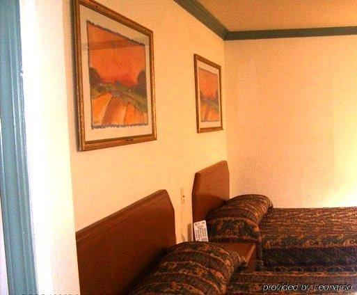 Town And Country Inn Санта Мария Номер фото